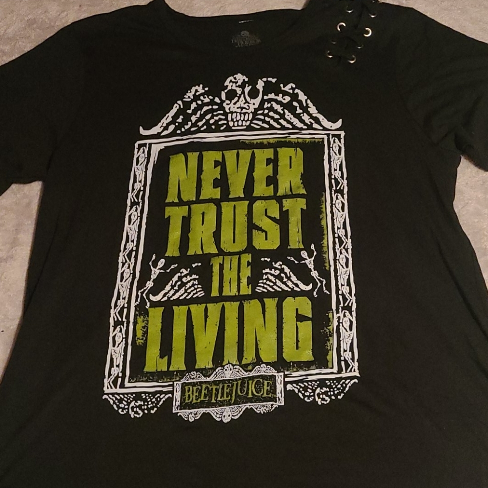 Accepting offers! Beetlejuice themed Halloween Horror Nights Tshirt - Picture 2 of 4